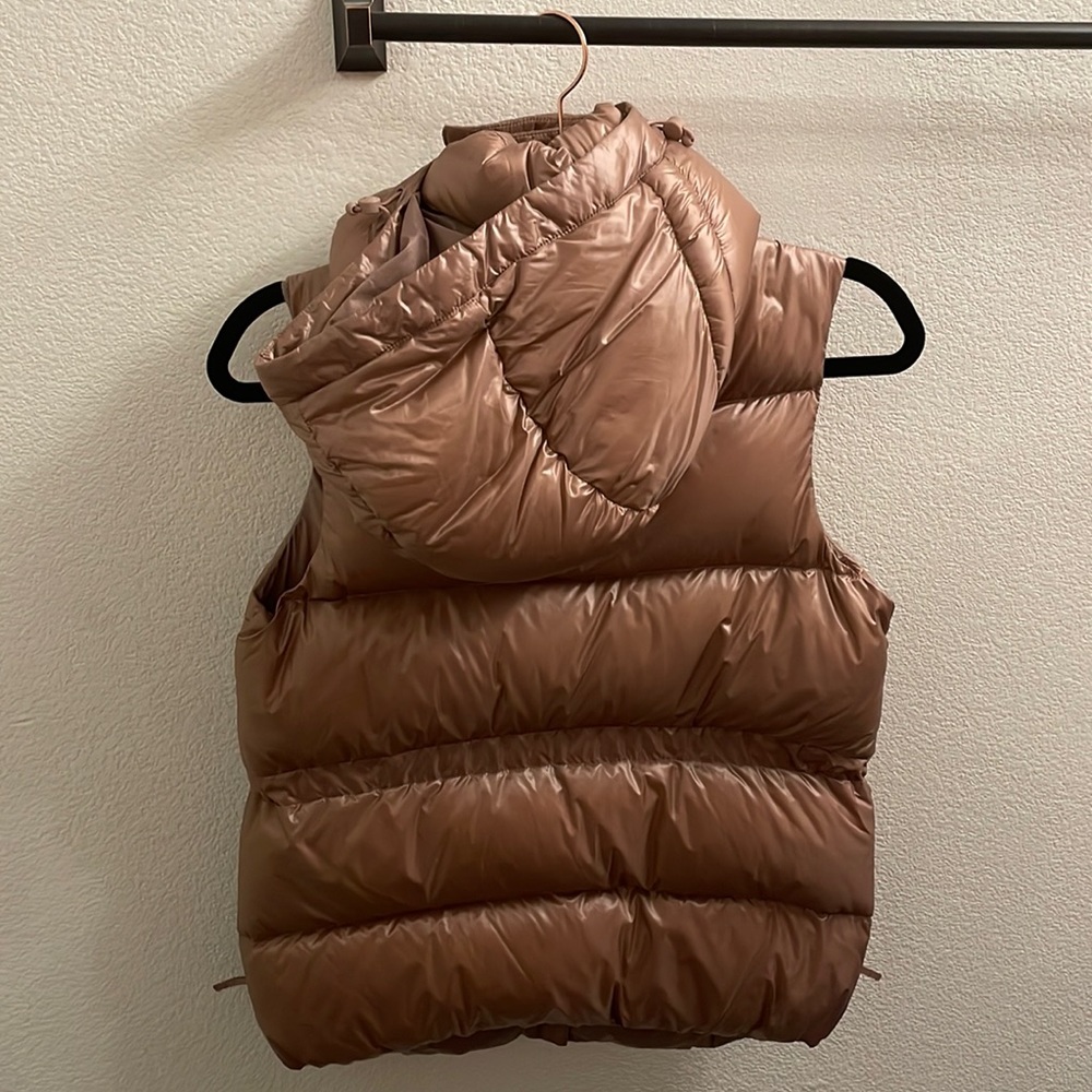 Athleta Women’s Lofty Down Vest In Rose Gold Mauve - Picture 7 of 9